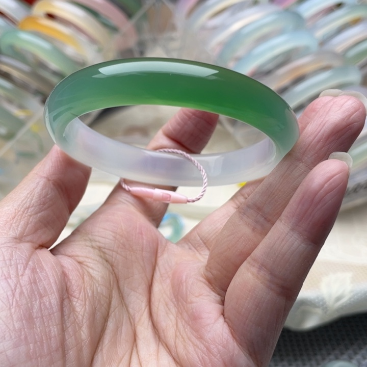 玛瑙/玉髓未镶嵌手镯56圈
