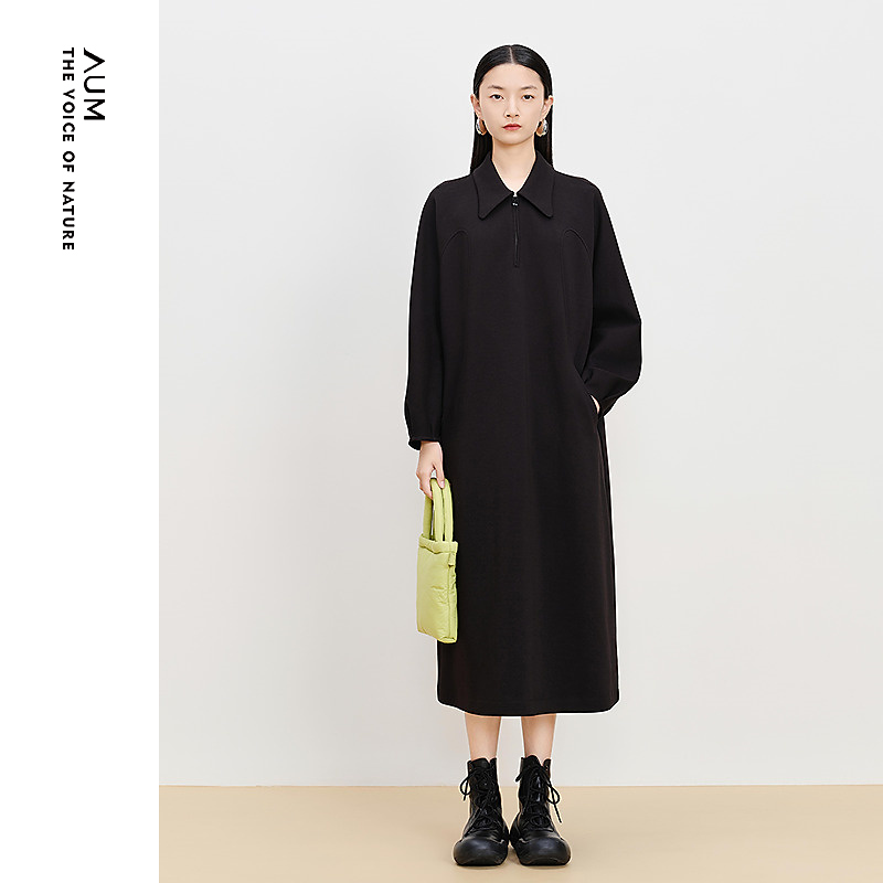 AUM/噢姆秋季新款高智感老钱风宽松静奢高级感连衣裙M1EG40166