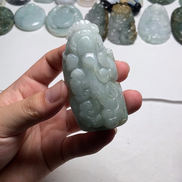 翡翠未镶嵌颈饰貔貅21
