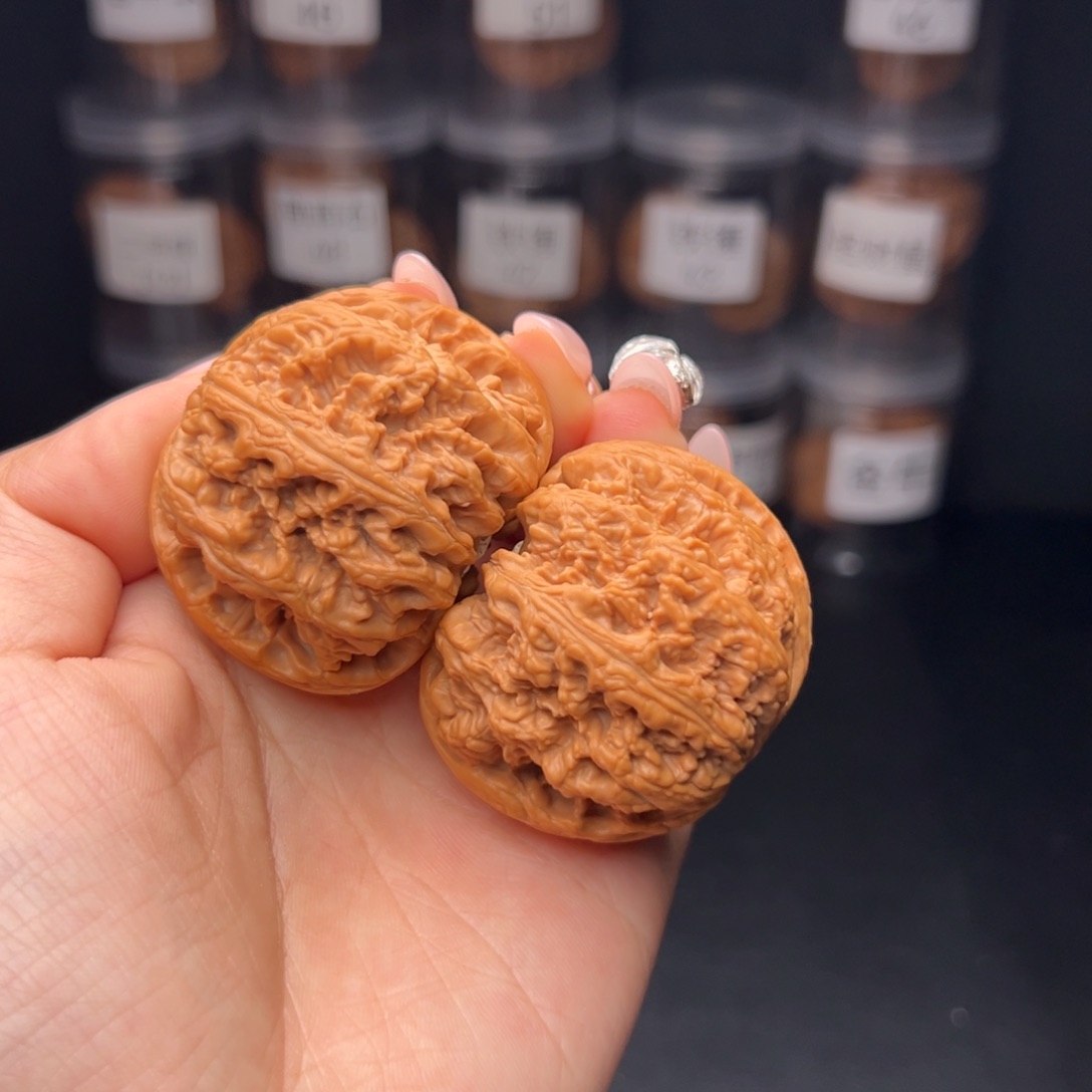 文玩核桃吊坠鹏**妻大粗筋