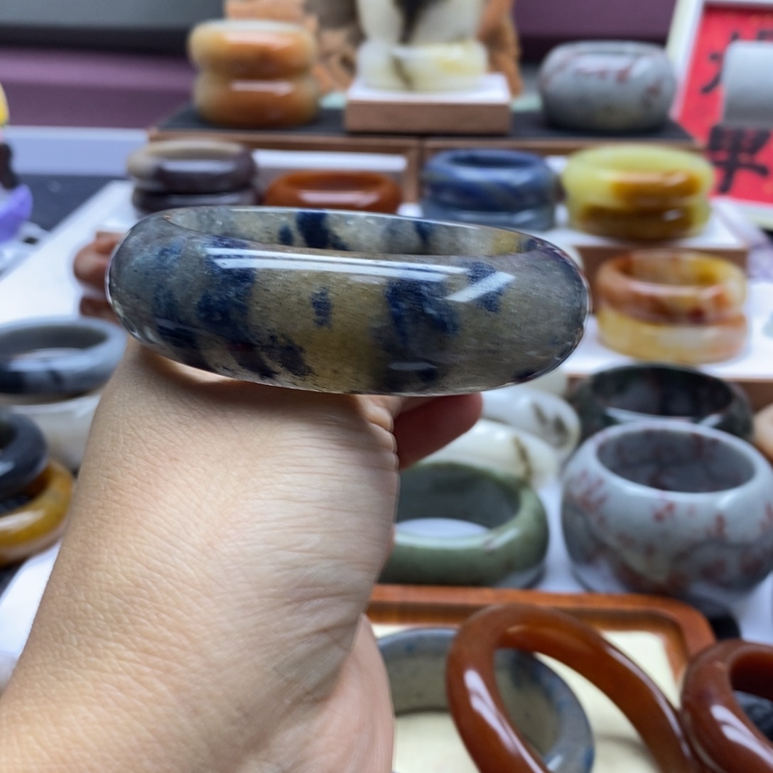 石英质玉手镯未镶嵌逆*