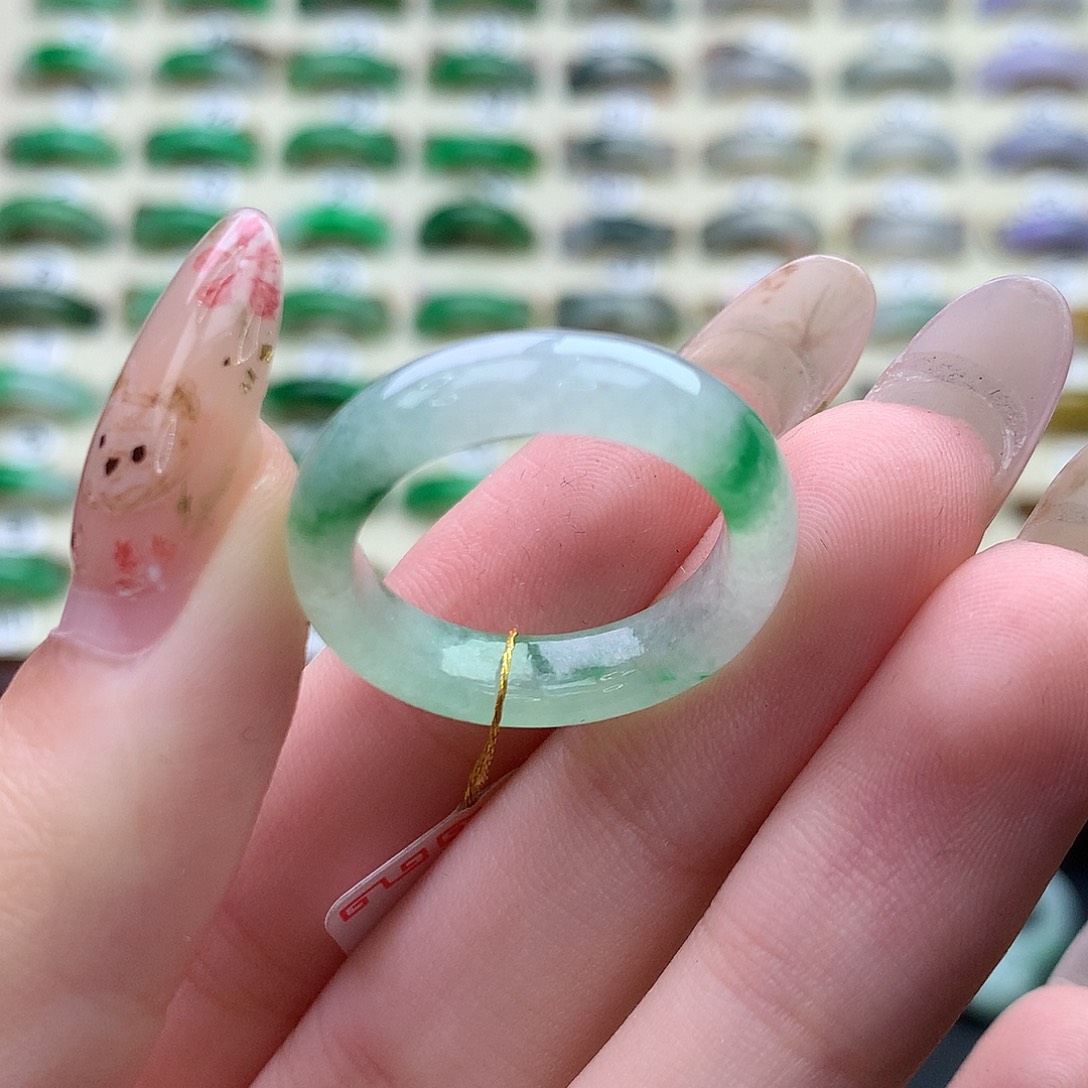 翡翠未镶嵌戒指港18