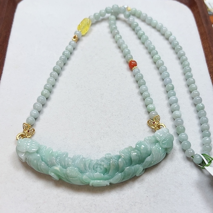 翡翠颈饰未镶嵌吊坠