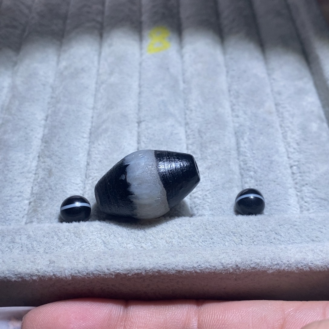 玛瑙/玉髓颈饰未镶嵌梓**作