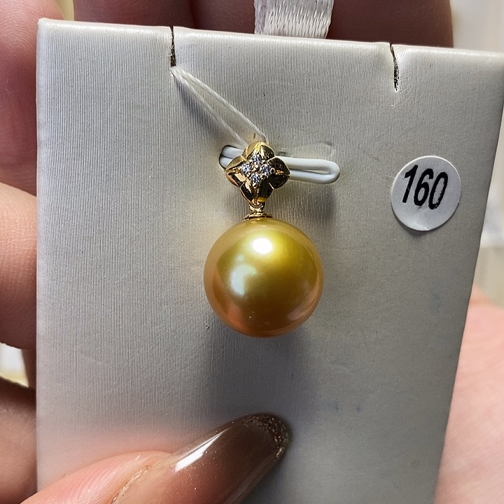 18K金镶嵌海水珍珠吊坠(不含链)