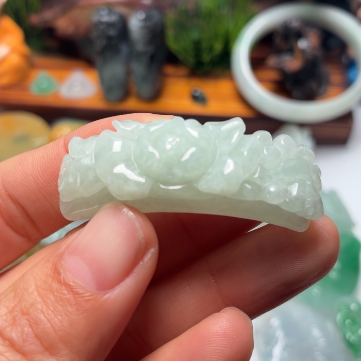 翡翠未镶嵌颈饰翡翠