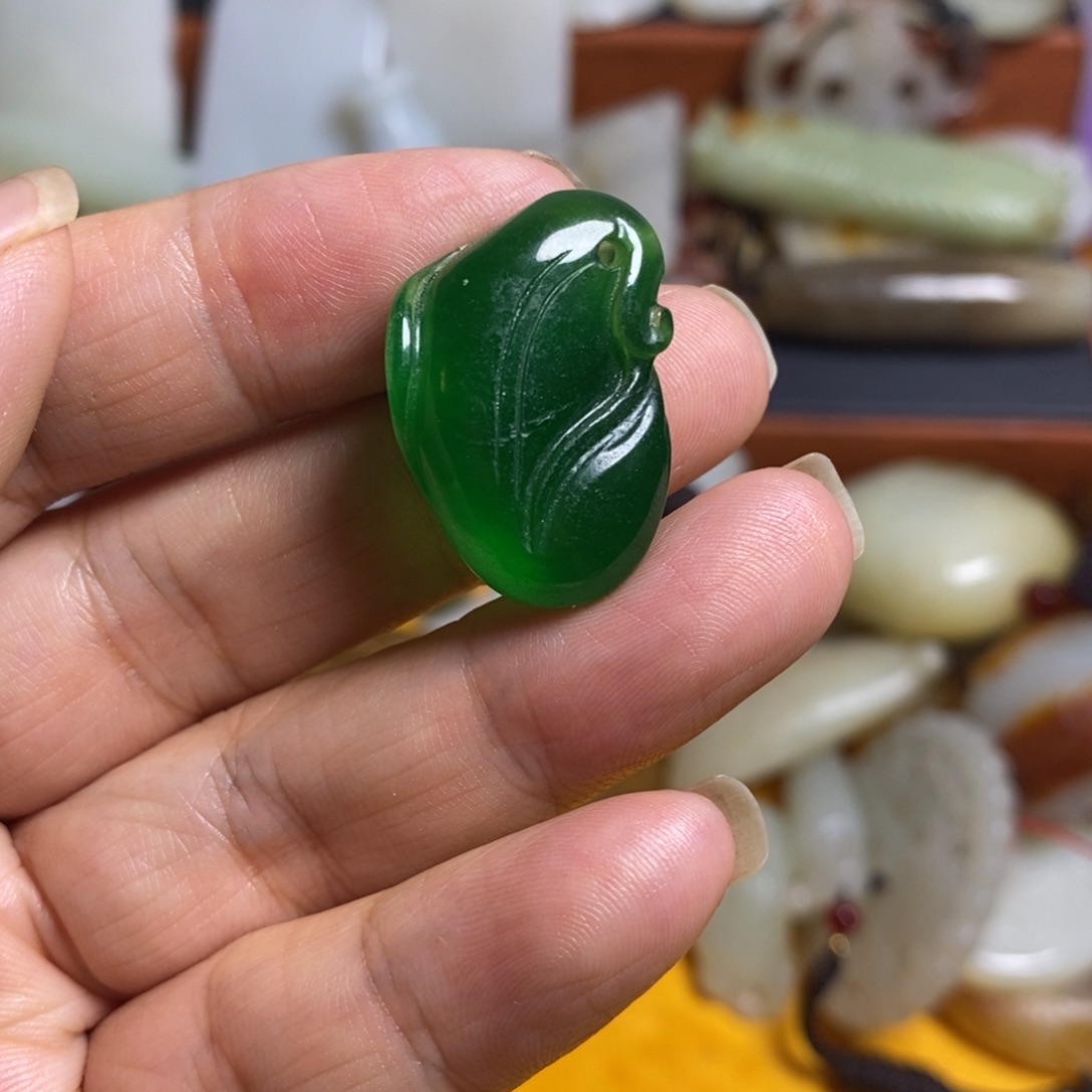 颈饰未镶嵌和田玉（糖玉）