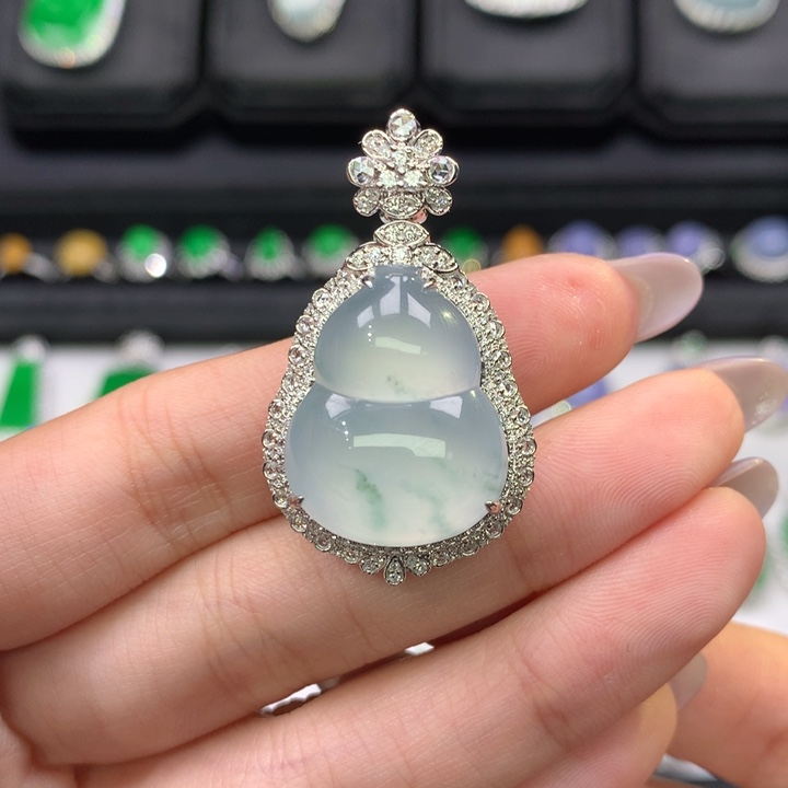 翡翠吊坠(不含链)18K金镶嵌