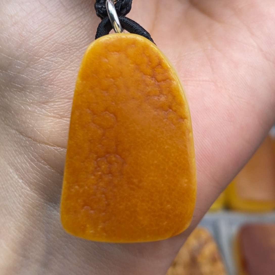 琥珀吊坠(赠链)未镶嵌