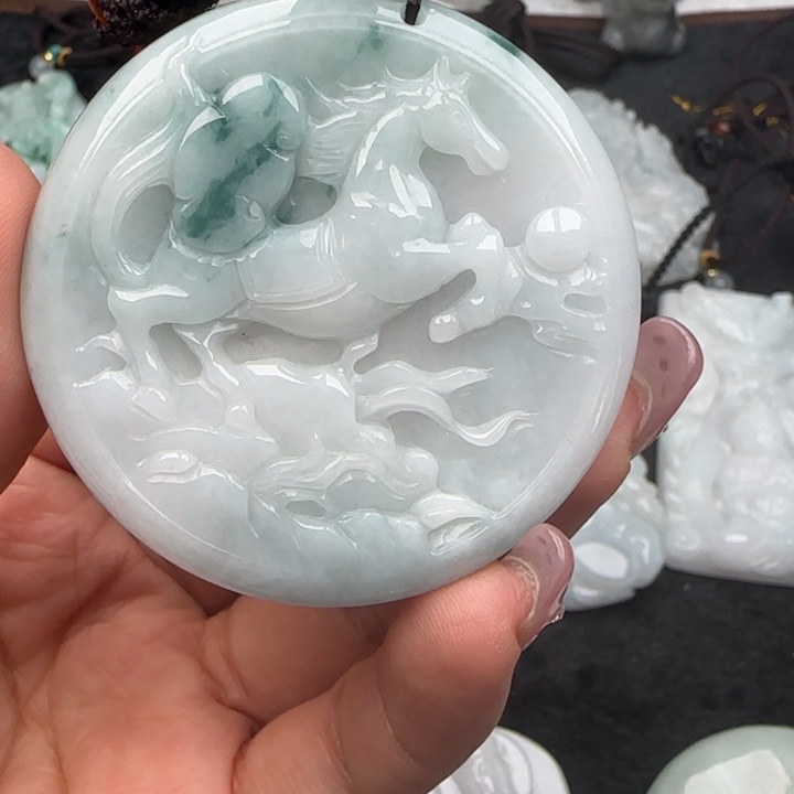 翡翠挂件未镶嵌马