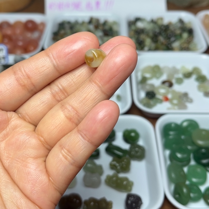 和田玉未镶嵌珠宝半成品8号微瑕款