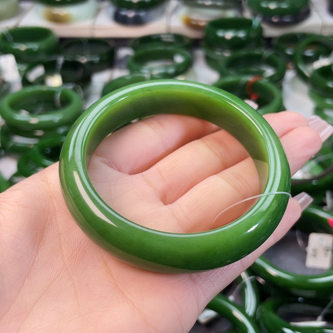 和田玉（碧玉）手镯未镶嵌