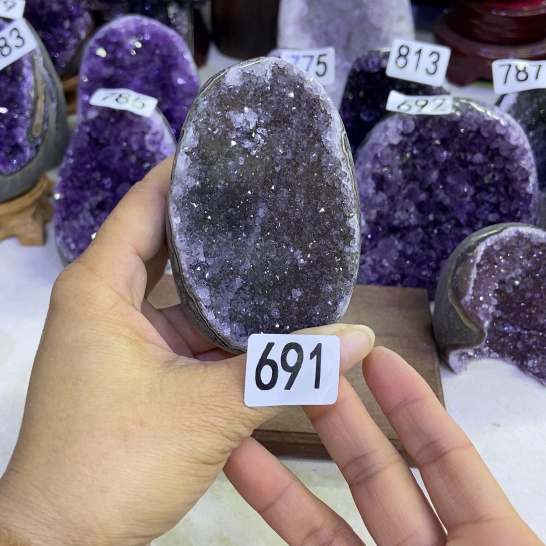 未镶嵌水晶大型摆件（非配饰）