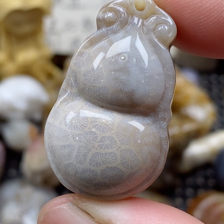 颈饰未镶嵌硅化珊瑚（珊瑚玉）有瑕 小