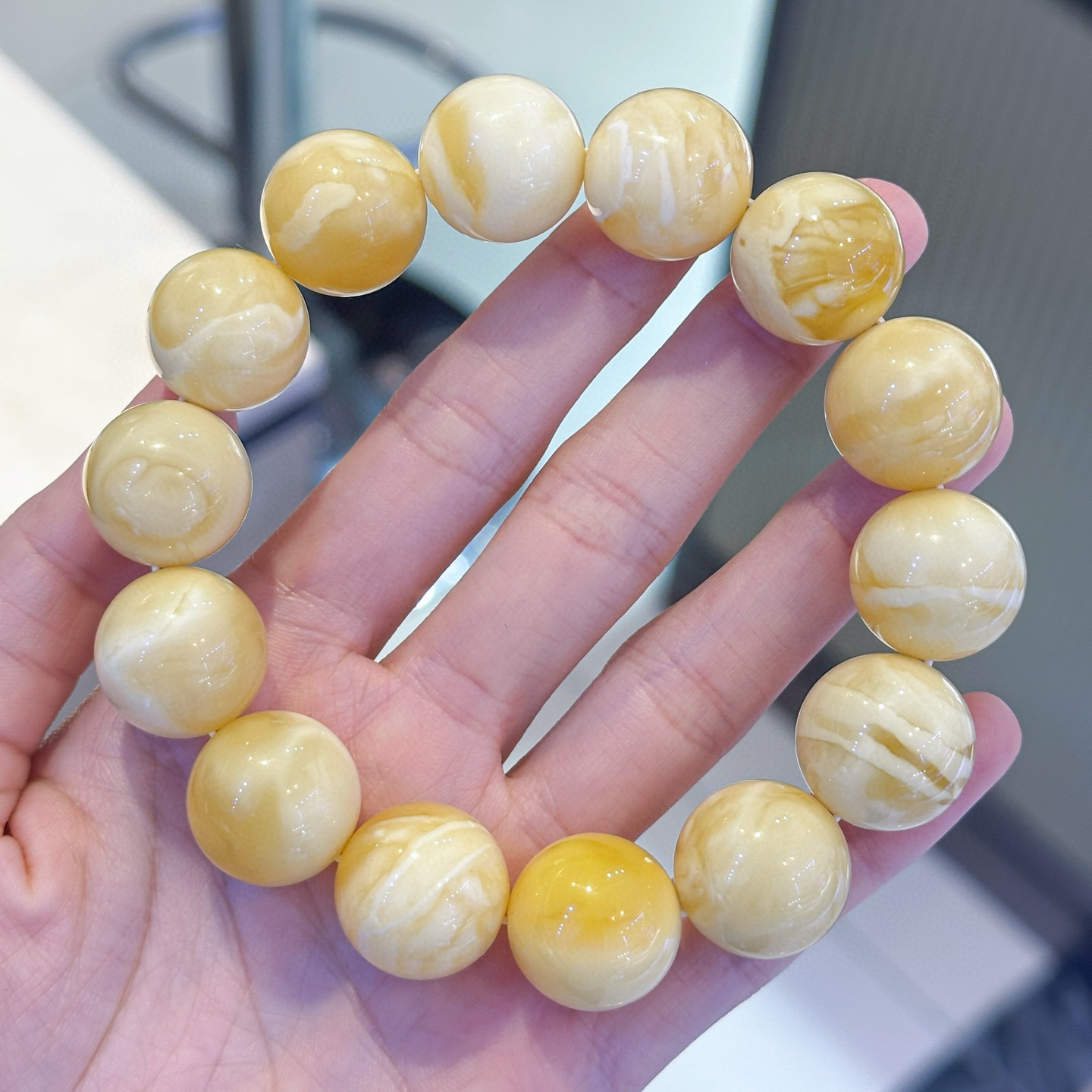 39.52 16+mm琥珀蜜蜡白妖花蜡圆珠手串，蜡质饱满，纹理细腻