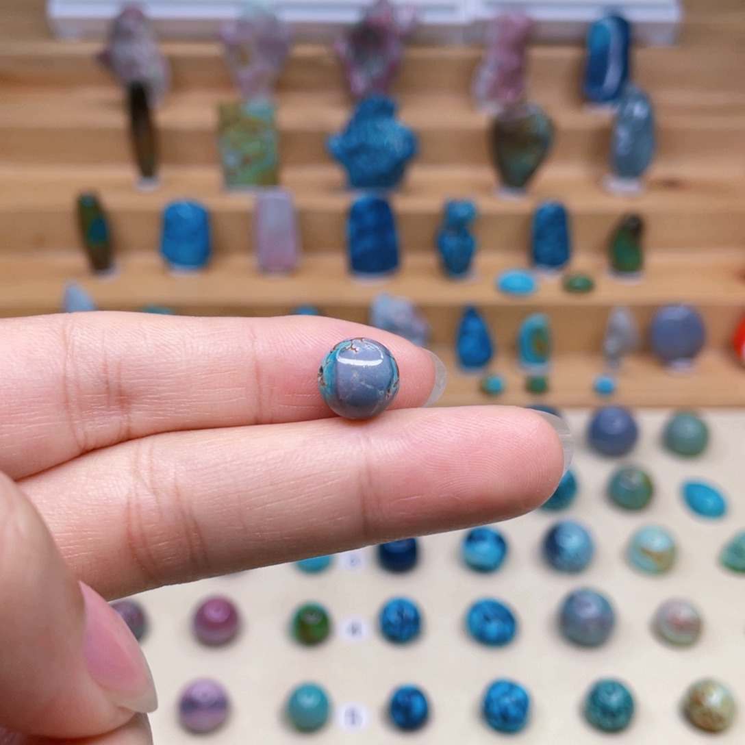 未镶嵌绿松石颈饰