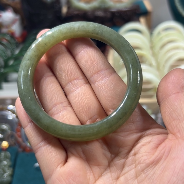 和田玉手镯未镶嵌57圈围10498