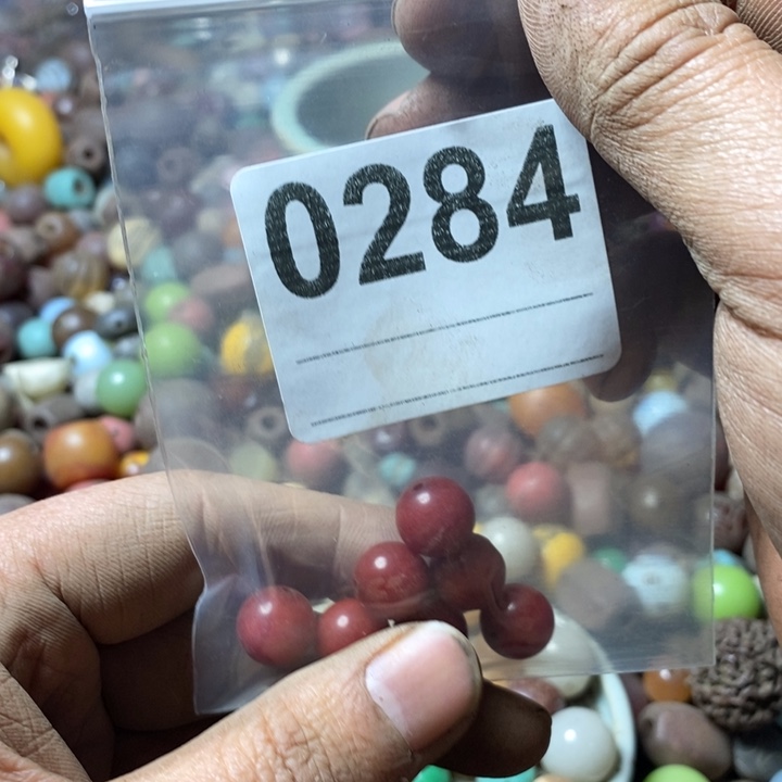 之***言和田玉（糖玉）未镶嵌手链