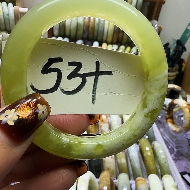 透闪石-蛇纹石玉未镶嵌手镯