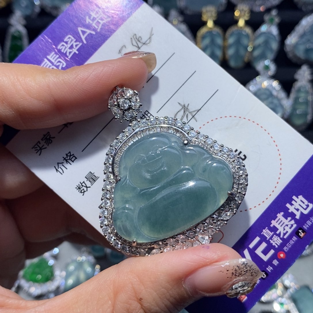 翡翠颈饰未镶嵌翡翠