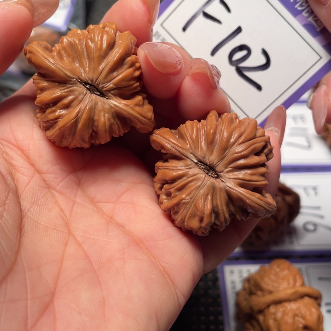 文玩核桃把件102号楼子40