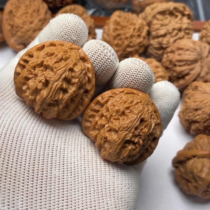 【闪购商品】文玩核桃把件千*年9小白