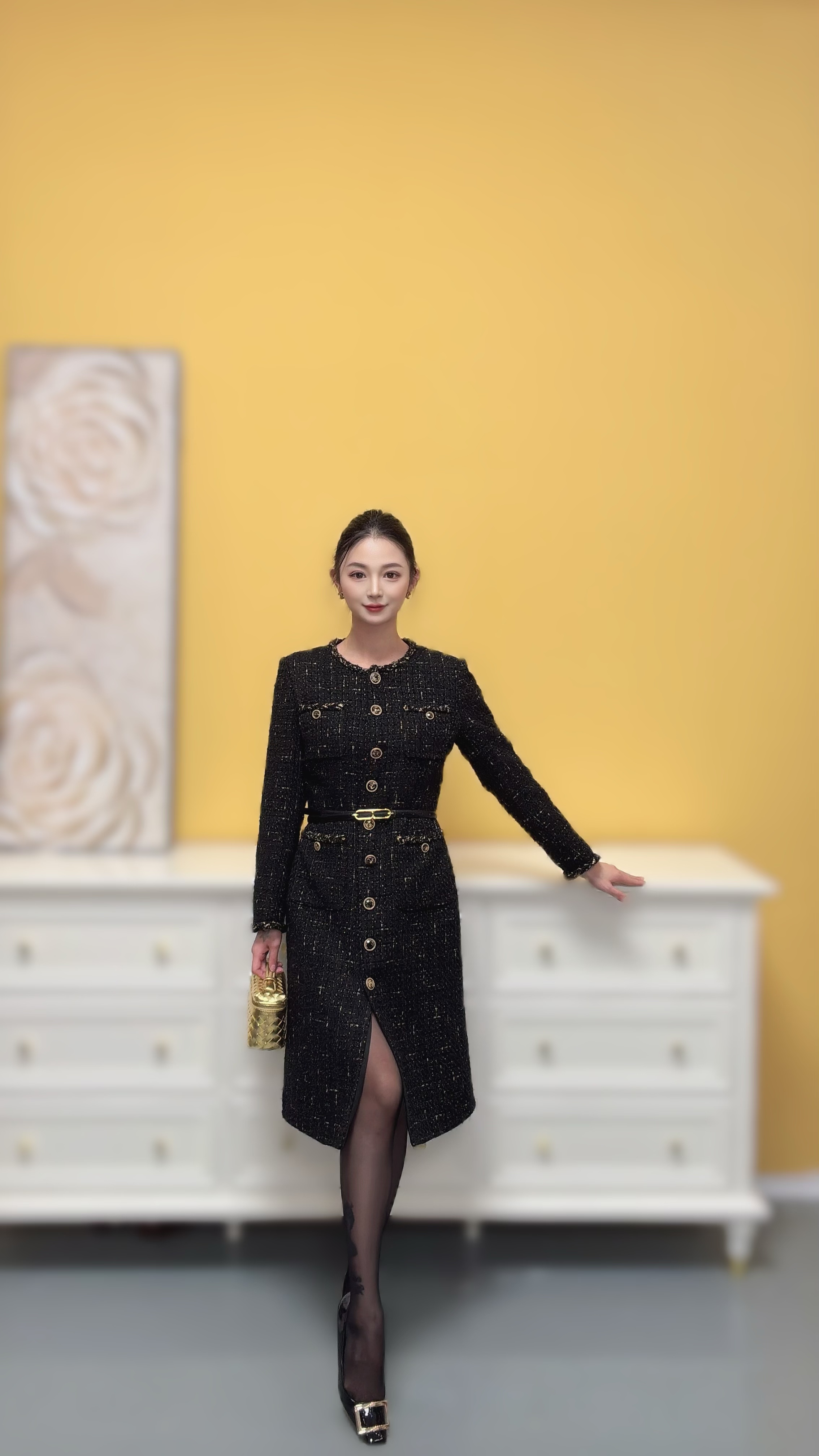 剀剀莉 初冬新款（鎏金晨曦）黑色圆领鹅绒保暖绵羊毛大衣修身显瘦