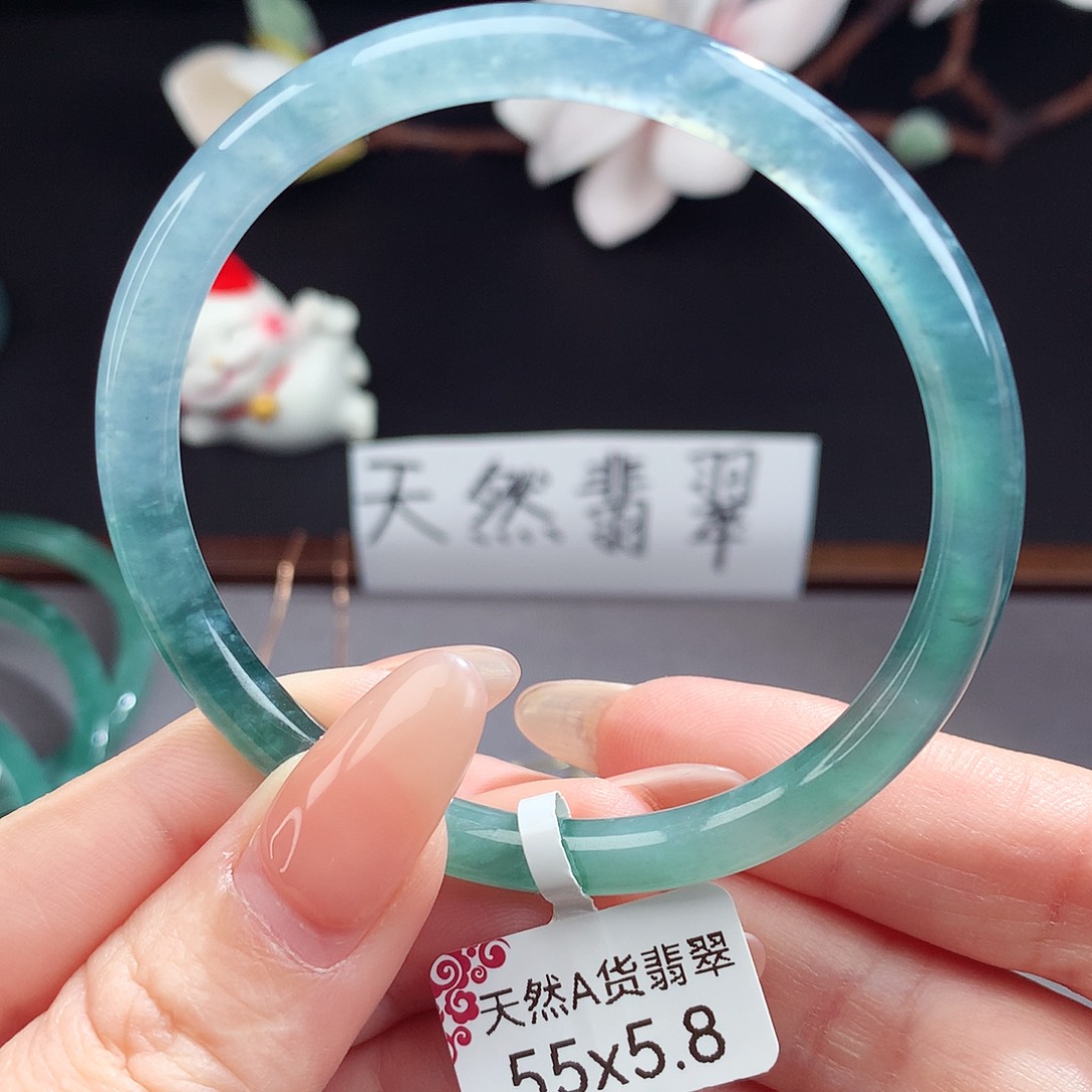 翡翠手镯（圆镯）未镶嵌