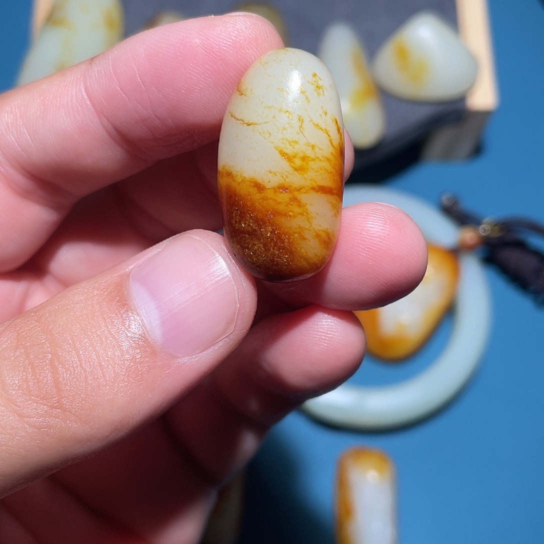 和田玉未镶嵌车挂