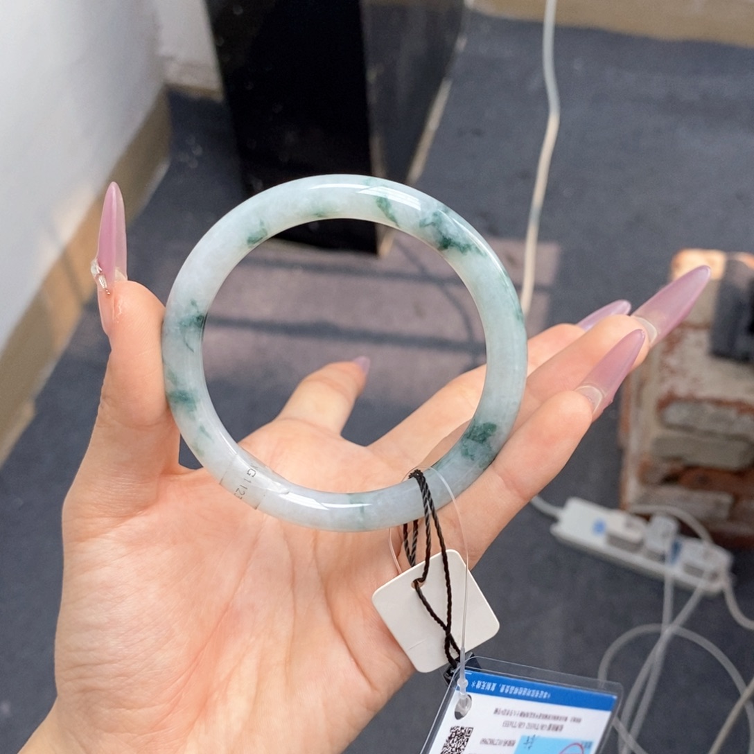 翡翠手镯未镶嵌57圆条