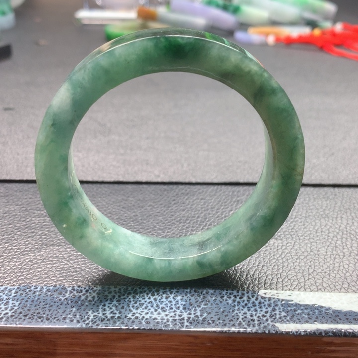 未镶嵌镯子定制翡翠