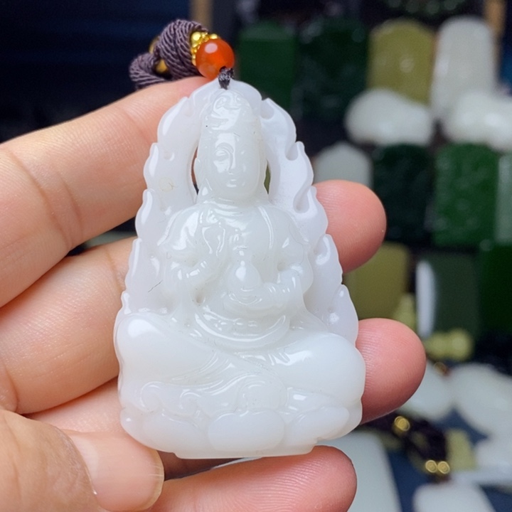 吊坠(赠链)未镶嵌和田玉