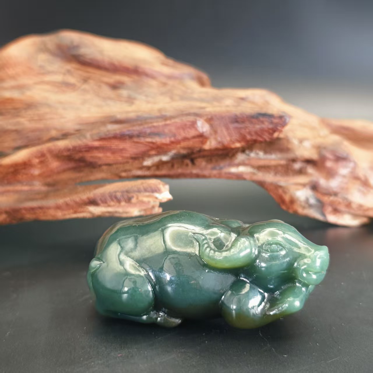 Q和田玉牛气冲天手把0071