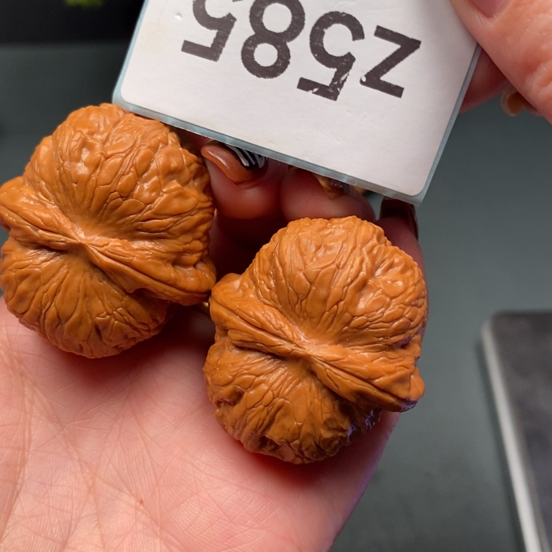 姚***森把件文玩核桃222        585