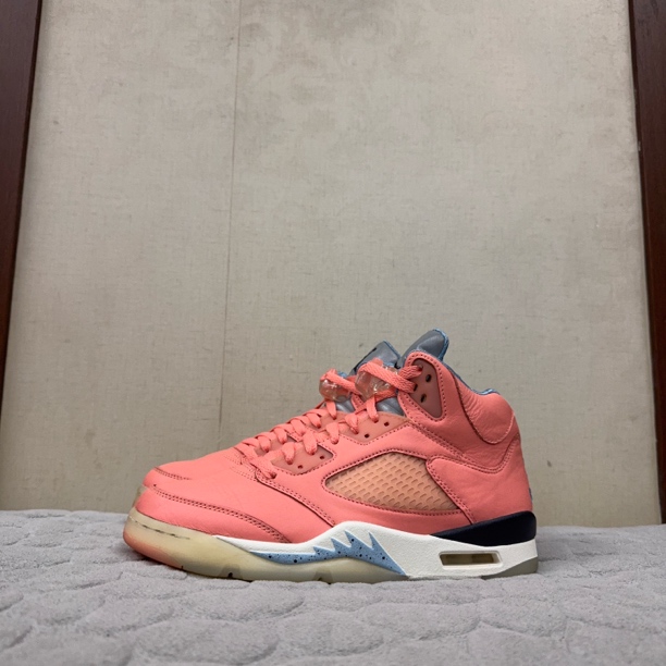 95新 AIR JORDAN 42.5码/aj5橙色/95新/无原盒/篮球鞋