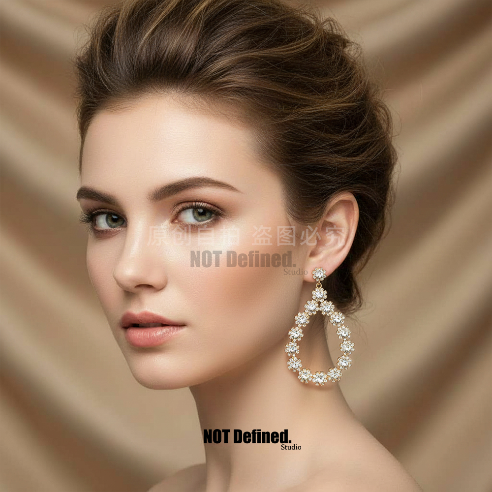 合金锆石耳饰 水滴水钻耳坠轻奢高级感法式优雅爱心跨年爆闪圣诞 