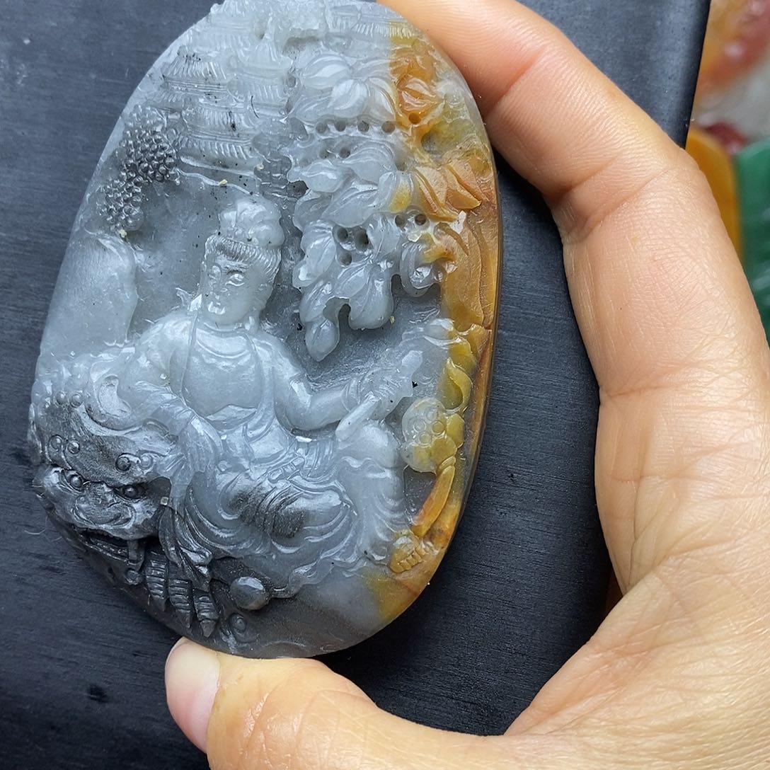石英质玉（黄龙玉）颈饰未镶嵌