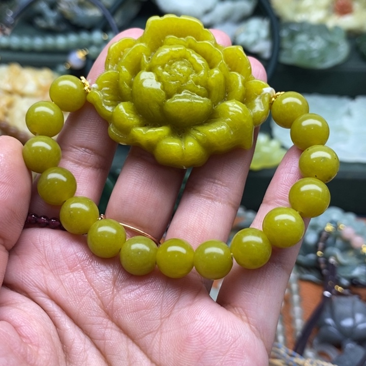 蛇纹石玉未镶嵌吊坠