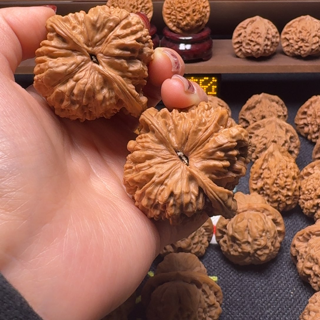 文玩核桃吊坠49官帽