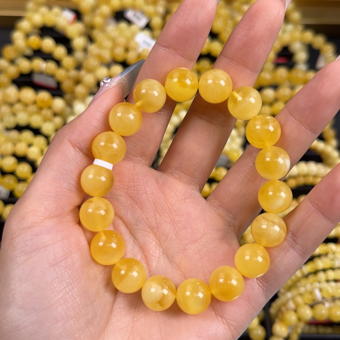 裸石琥珀未镶嵌廊****校黄白妖花