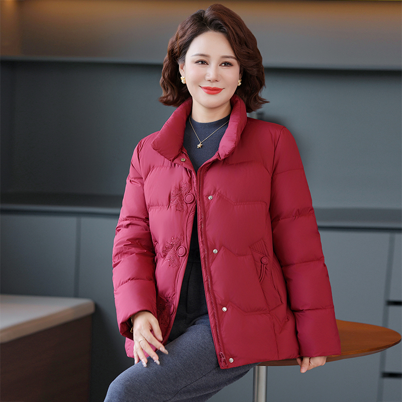 雪中飞妈妈冬装羽绒服洋气2025新款冬季加厚保暖外套衣