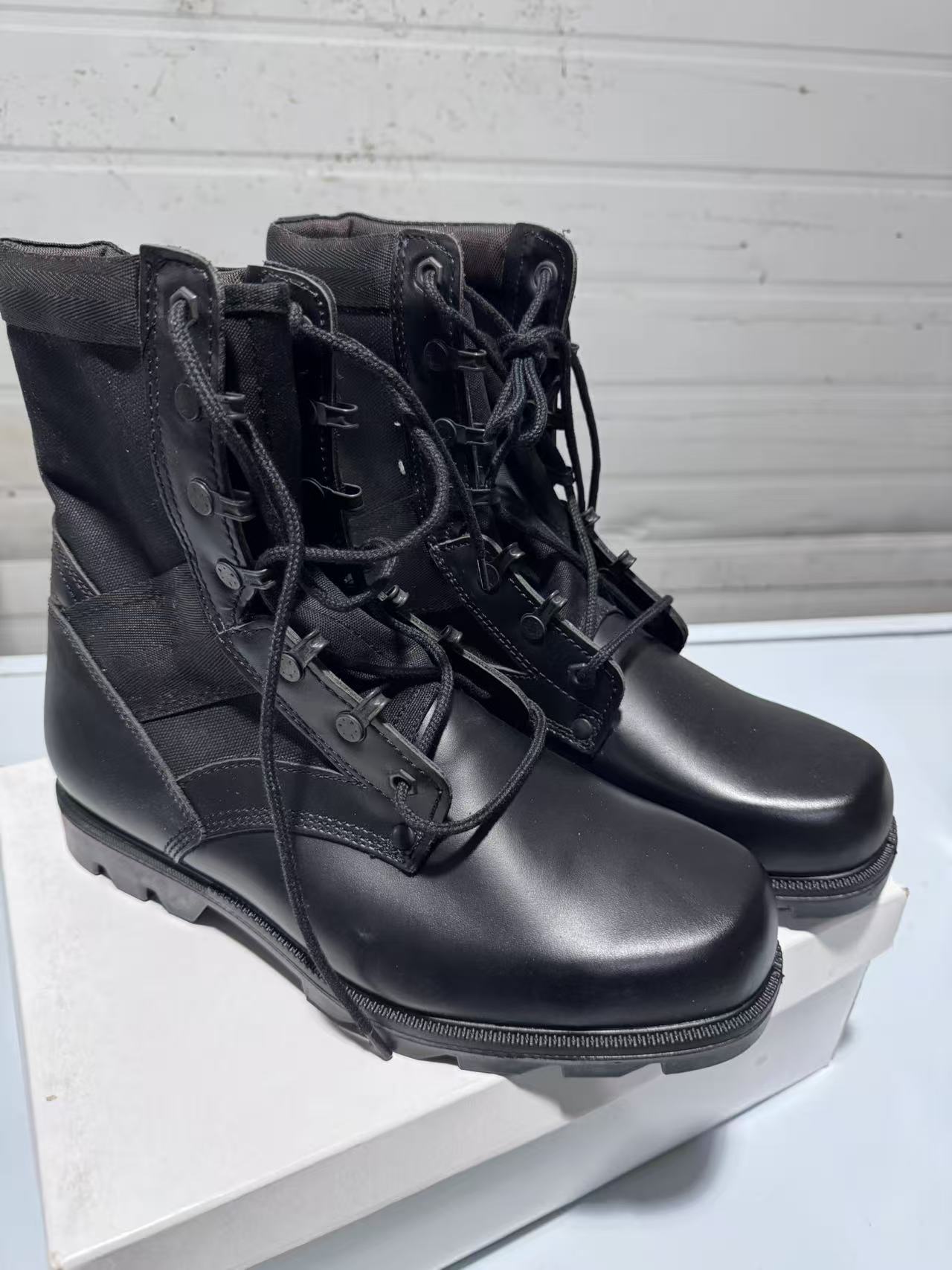 男士高帮户外超轻耐磨防滑防水透气训练登山保安靴作战靴