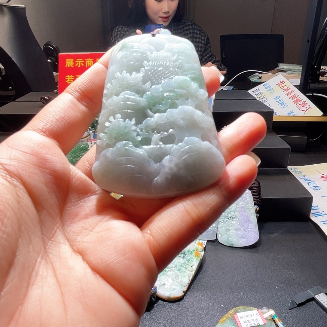 颈饰未镶嵌翡翠一