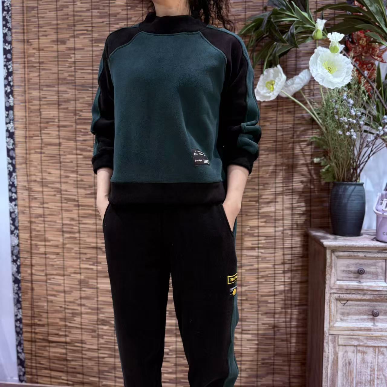 18242-4新款秋冬加绒休闲减龄百搭时尚洋气套装