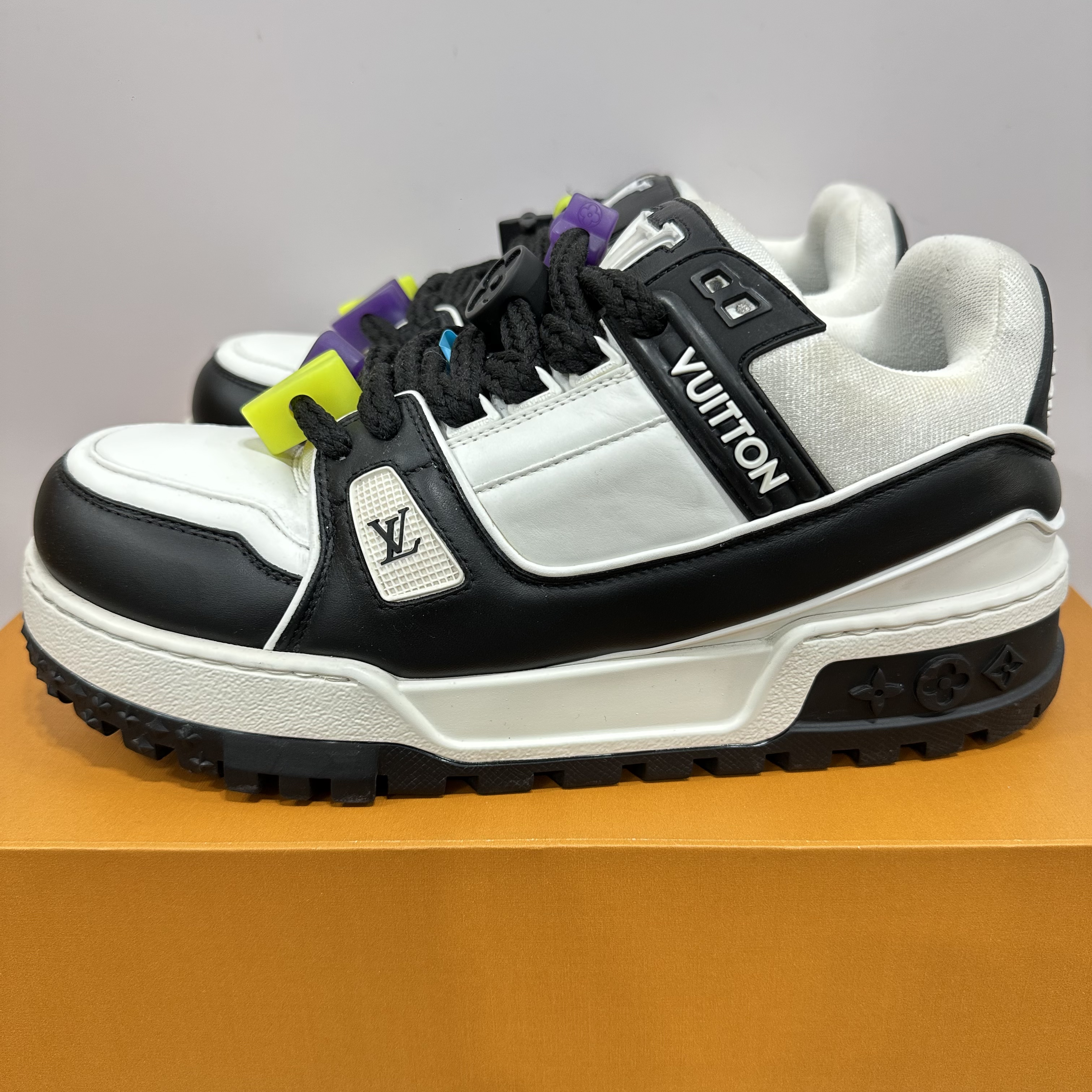 99新 LouisVuitton/路易威登 41码 trainer 黑白胖丁 A2263