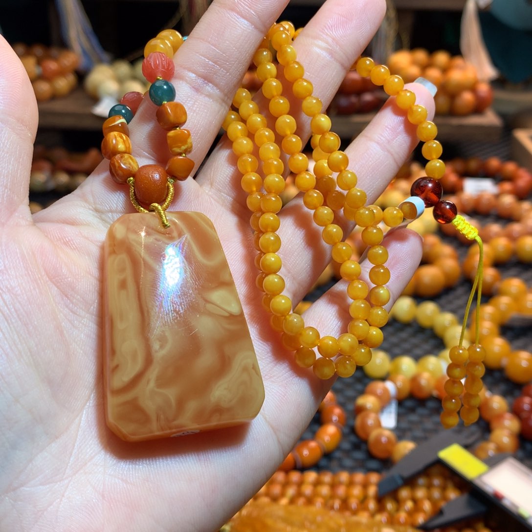 蜜蜡未镶嵌吊坠(赠链)