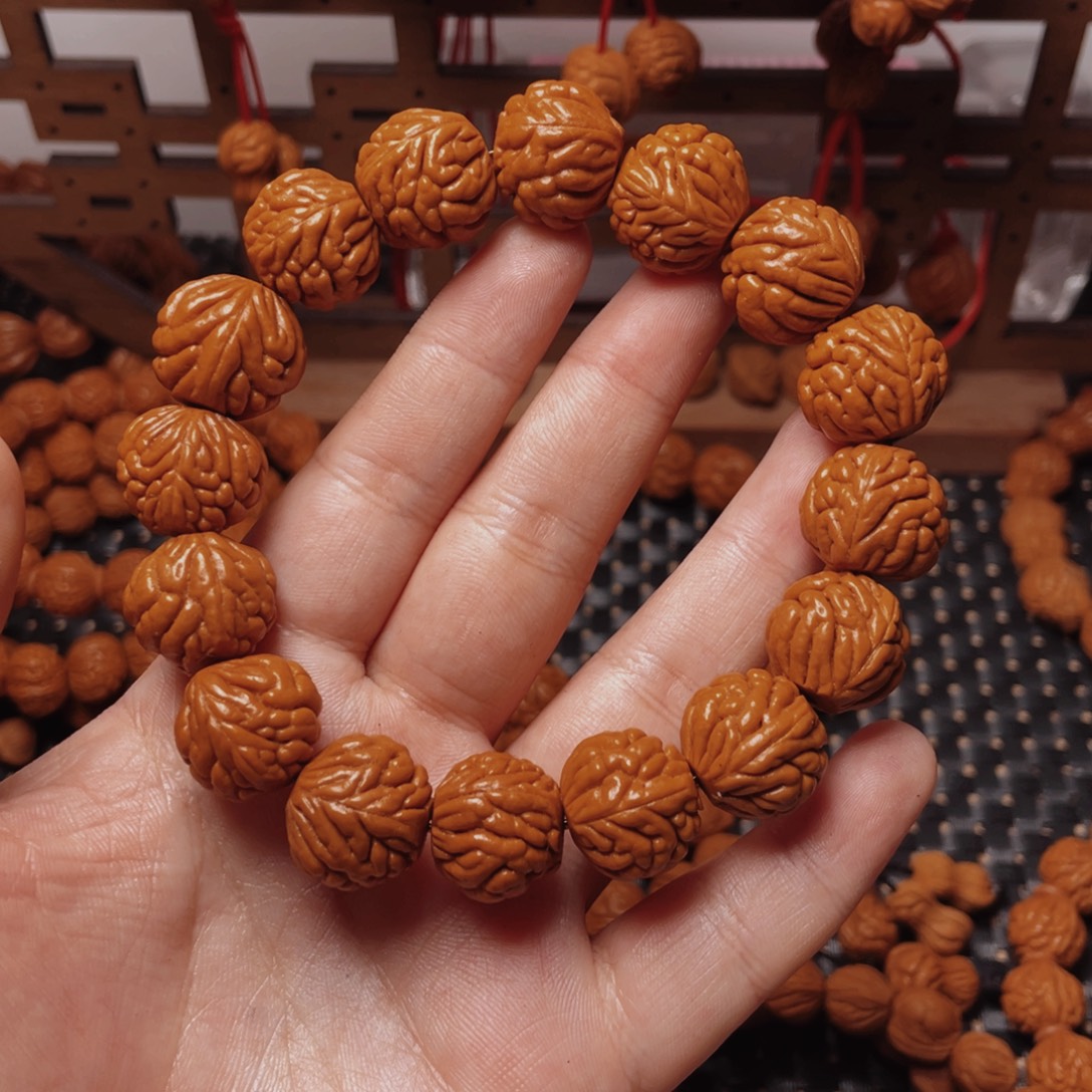 木质类龙纹桃枭手串