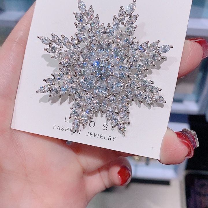 锆石铜合金雪花胸针 银色