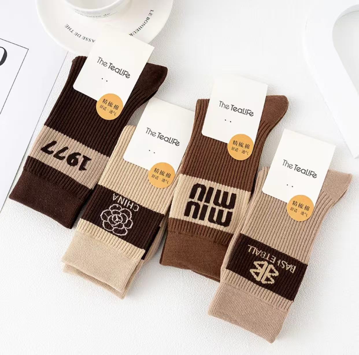 （新疆包邮）美拉德色系透气中筒袜4双装优雅风复古袜子百搭舒适