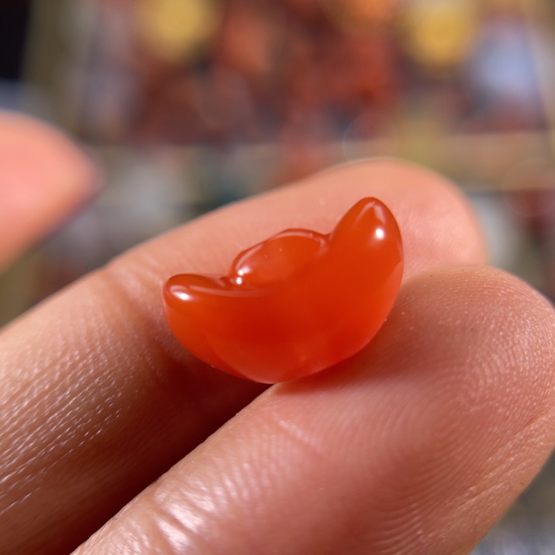 南红玛瑙大黑洞元宝不退换未镶嵌